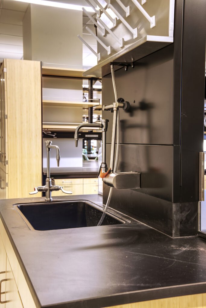 LEBA Architects | Renovated Wet Lab Research Space at Factor Building, UCLA