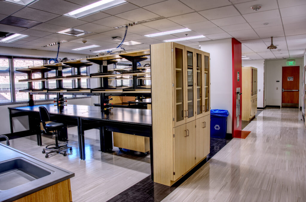 LEBA Architects | Renovated Wet Lab Cancer Research Space at CHS, UCLA